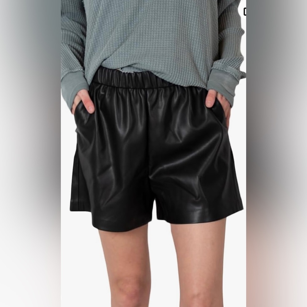 Women's Elastic Waist PU Leather Shorts Size :S